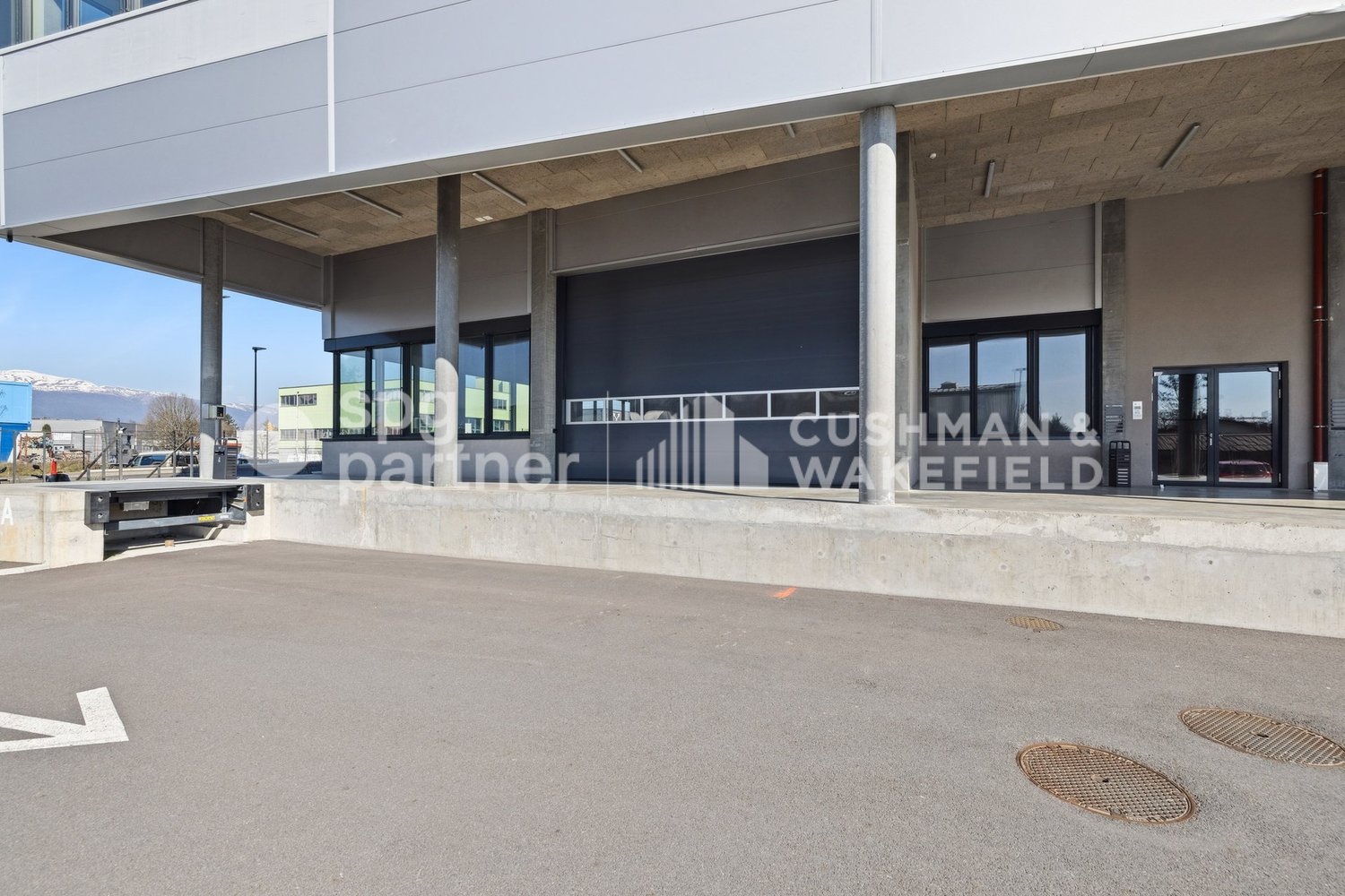 650m² commercial, photo 9 of 10