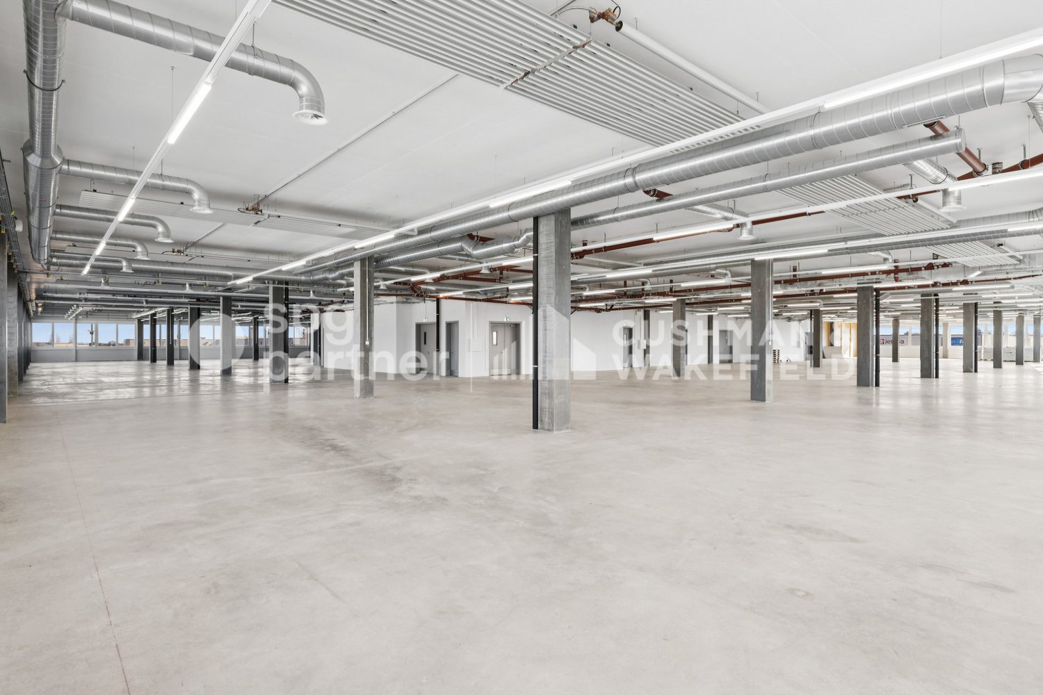 650m² commercial, photo 1 of 10