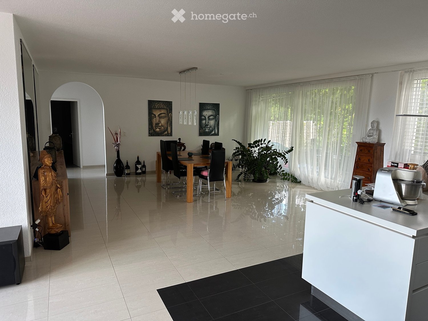 6 rooms apartment