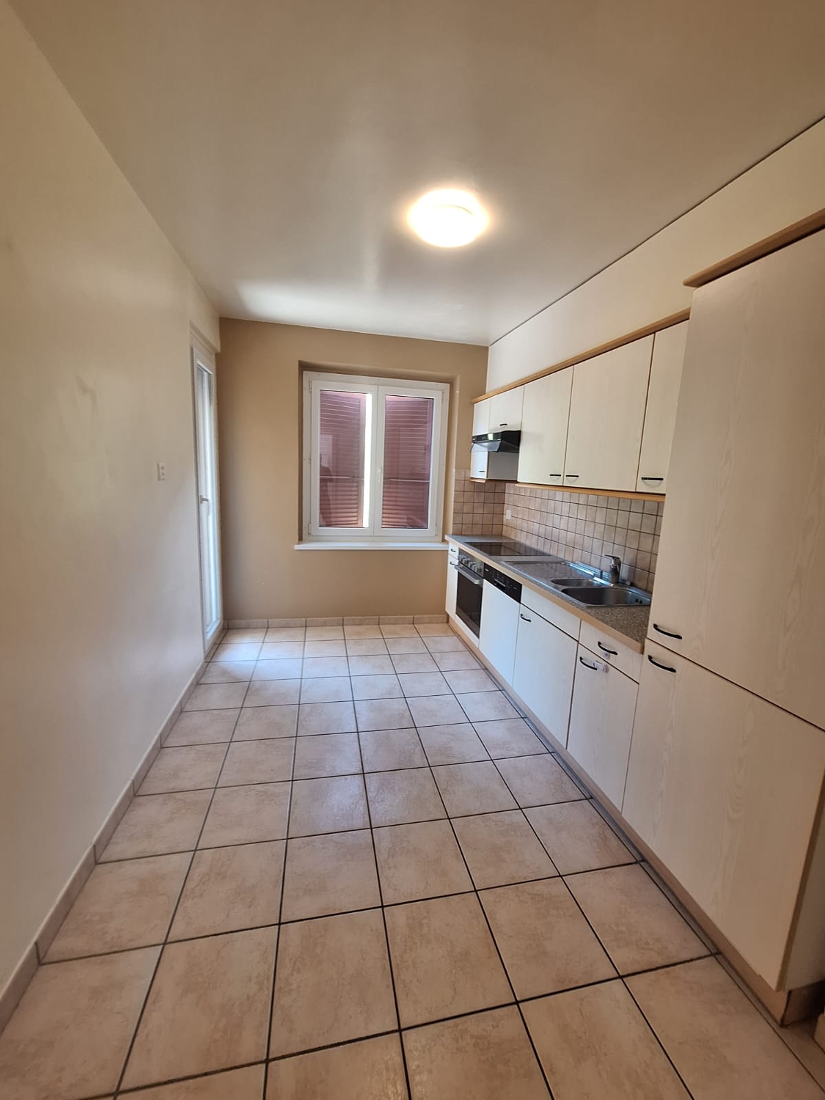 1 room single room, photo 2 of 10