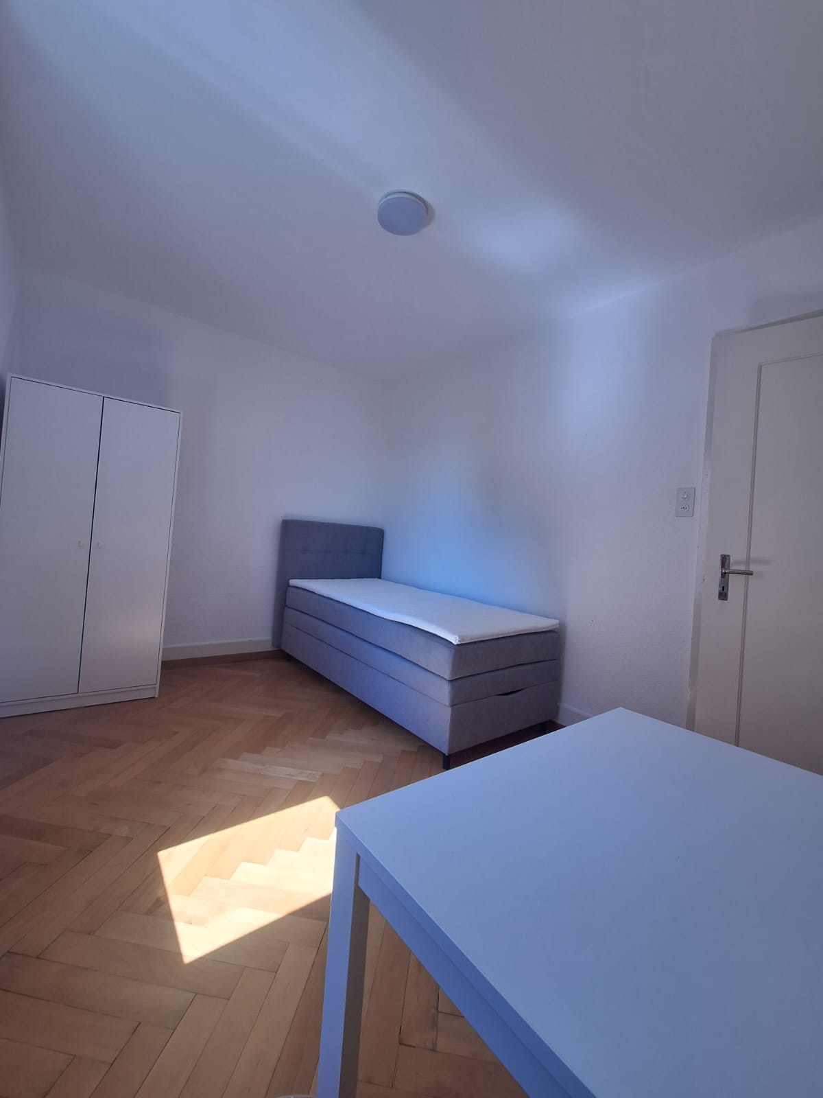 1 room single room, photo 6 of 10