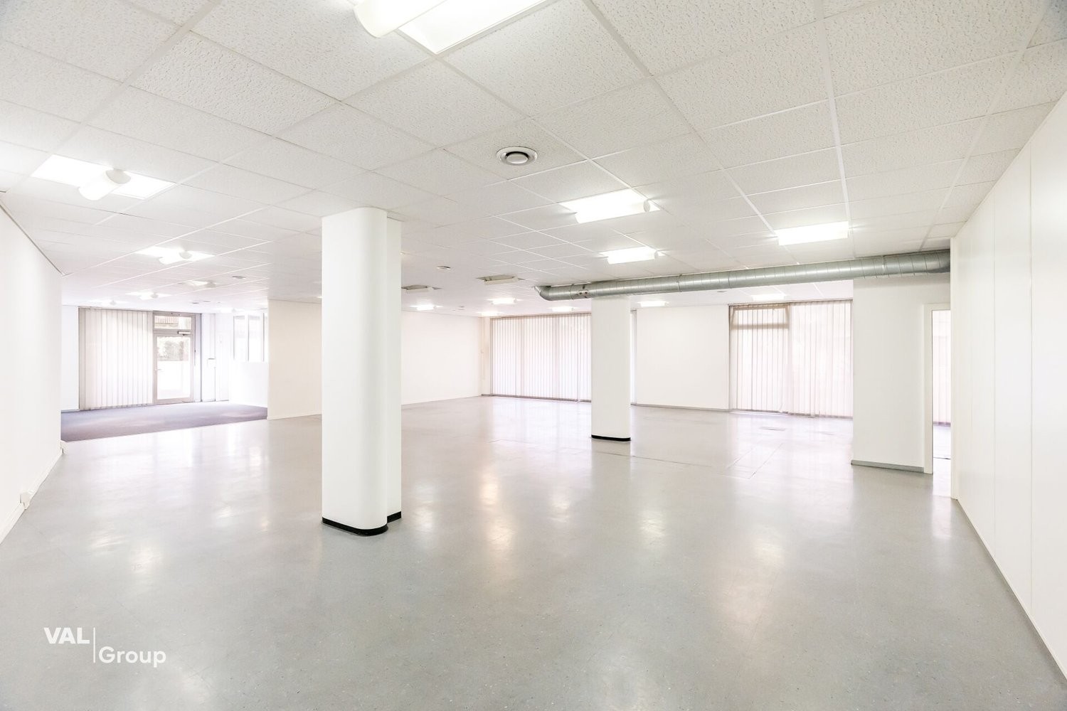 425m² living / commercial building, photo 2 of 10