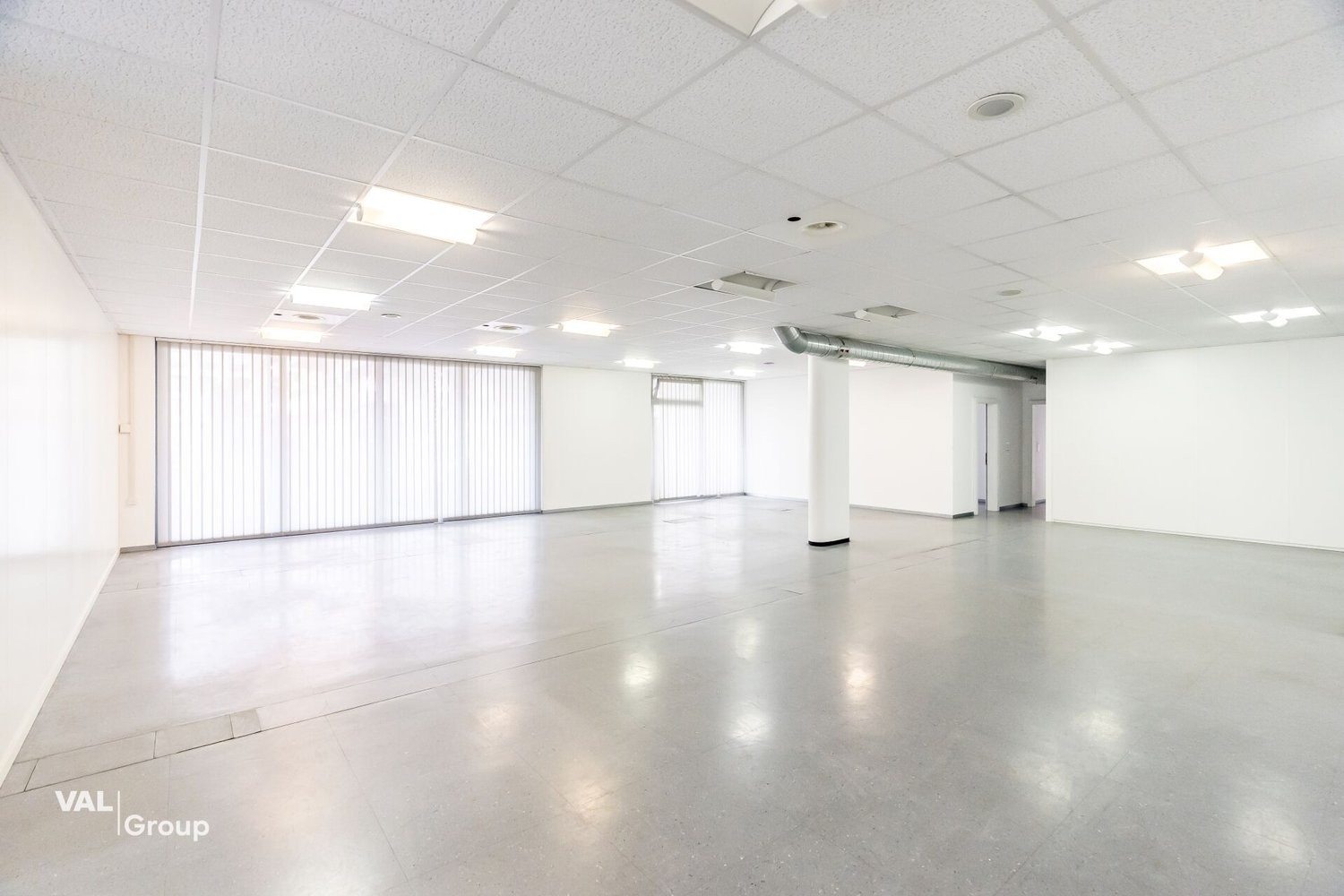 425m² living / commercial building, photo 3 of 10