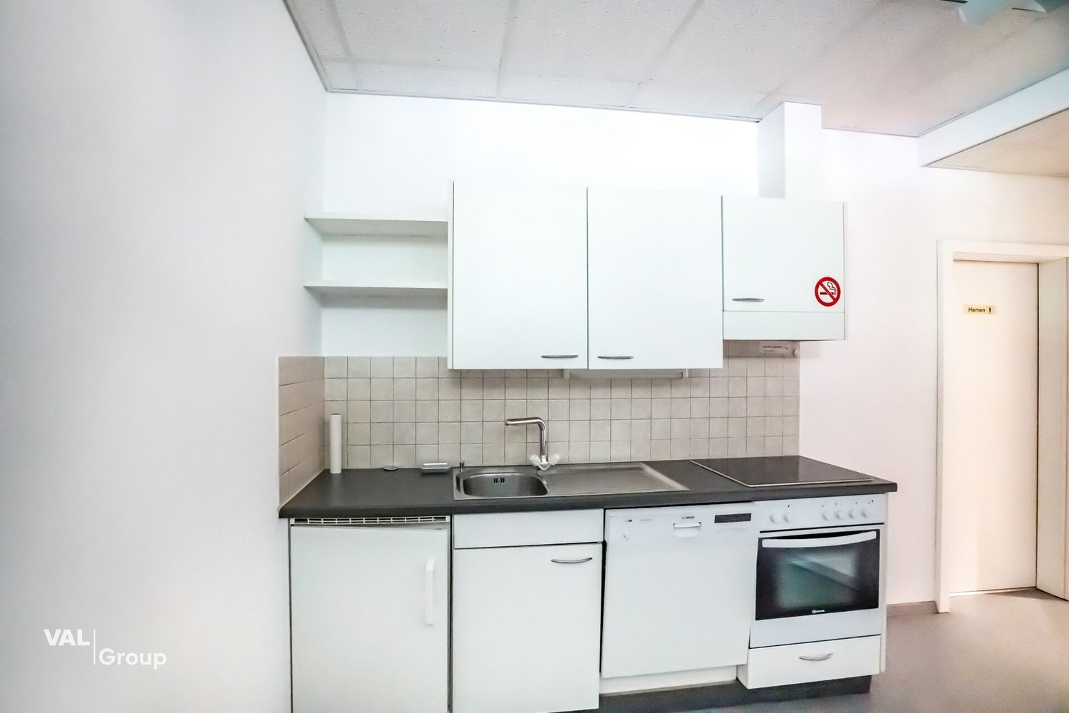 425m² living / commercial building, photo 1 of 10