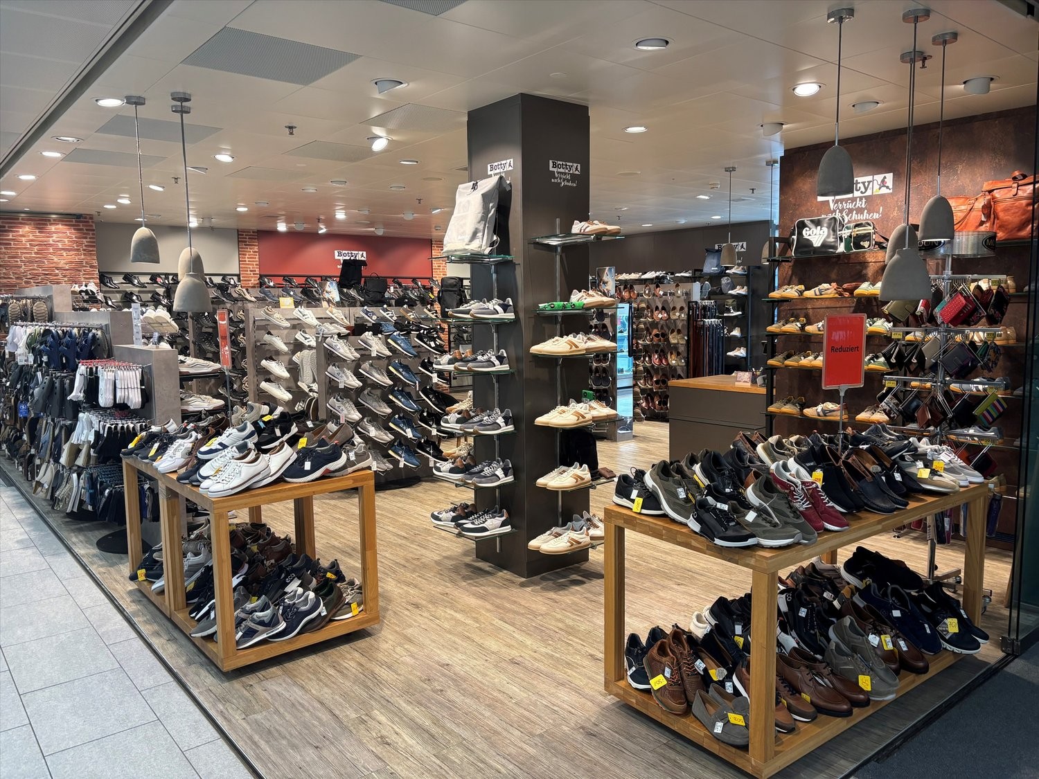 100m² shop
