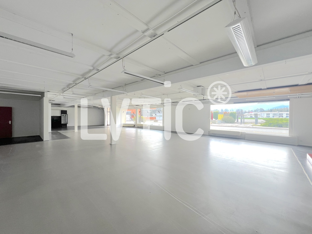 3400m² storage room, photo 5 of 10