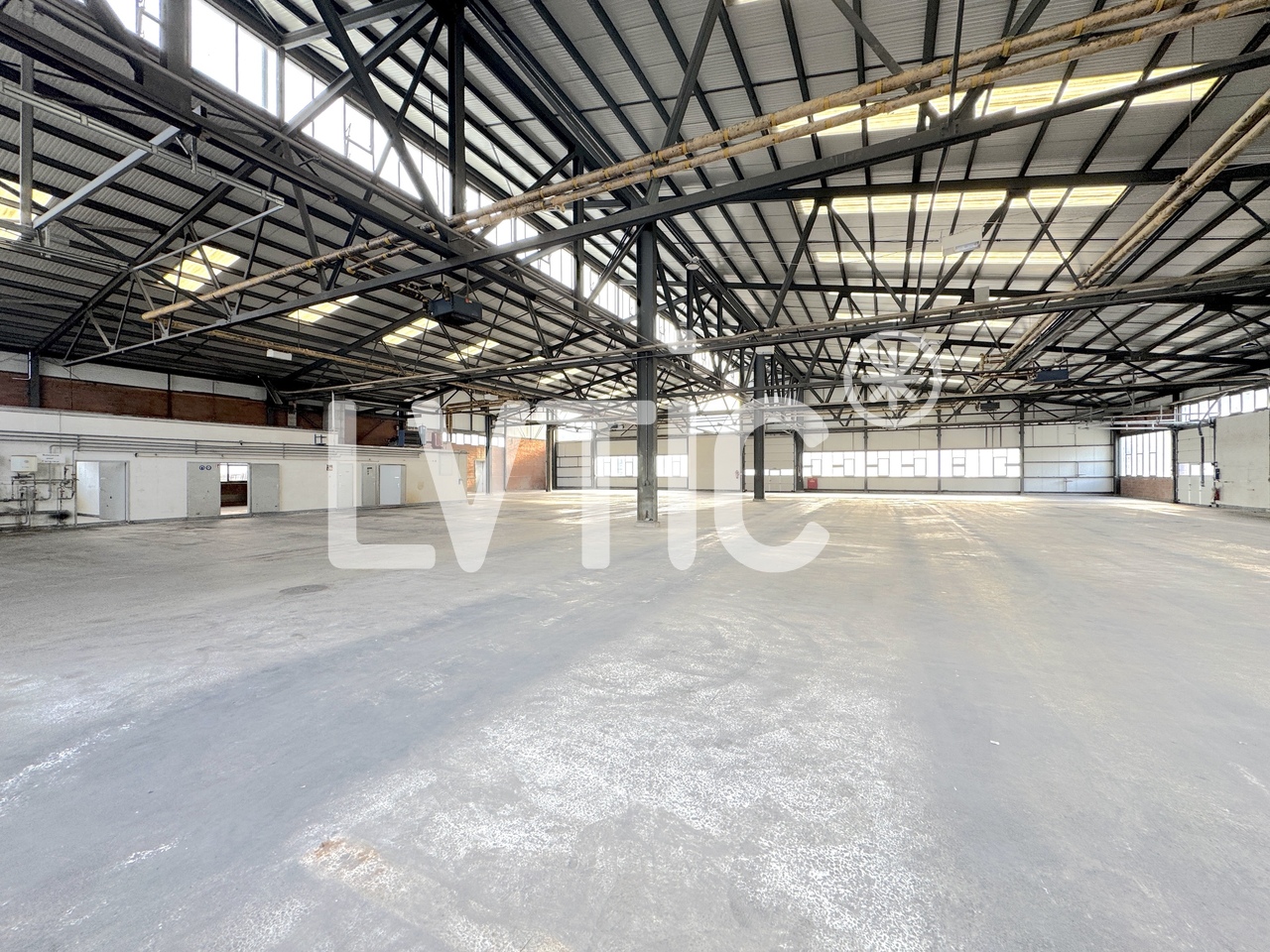 3400m² storage room, photo 3 of 10