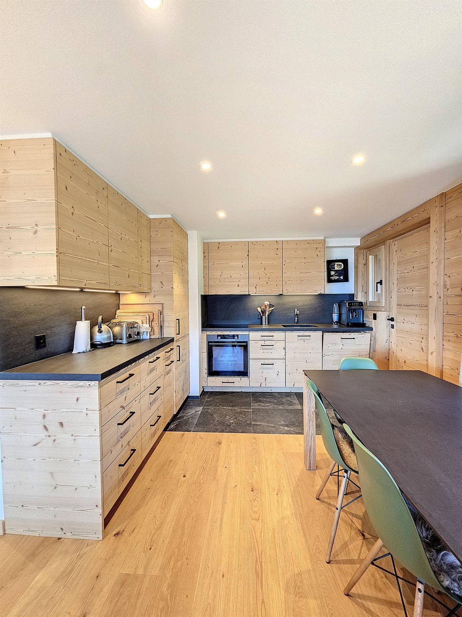 5 rooms furnished flat