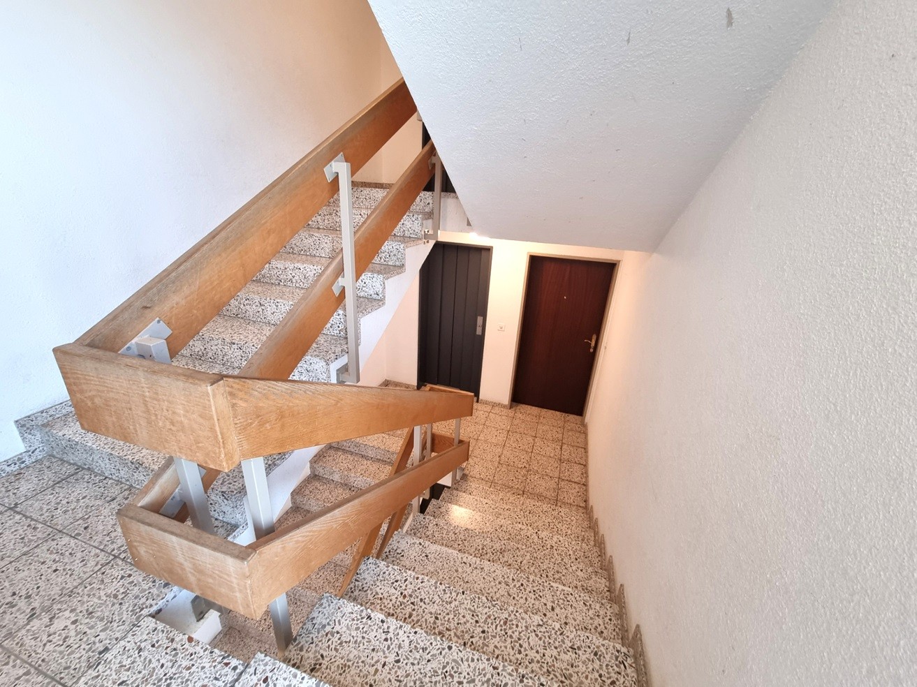 Multi family house, photo 5 of 10