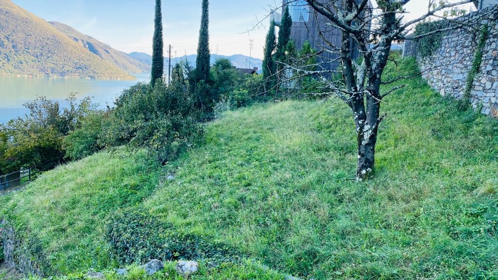 575m² building land