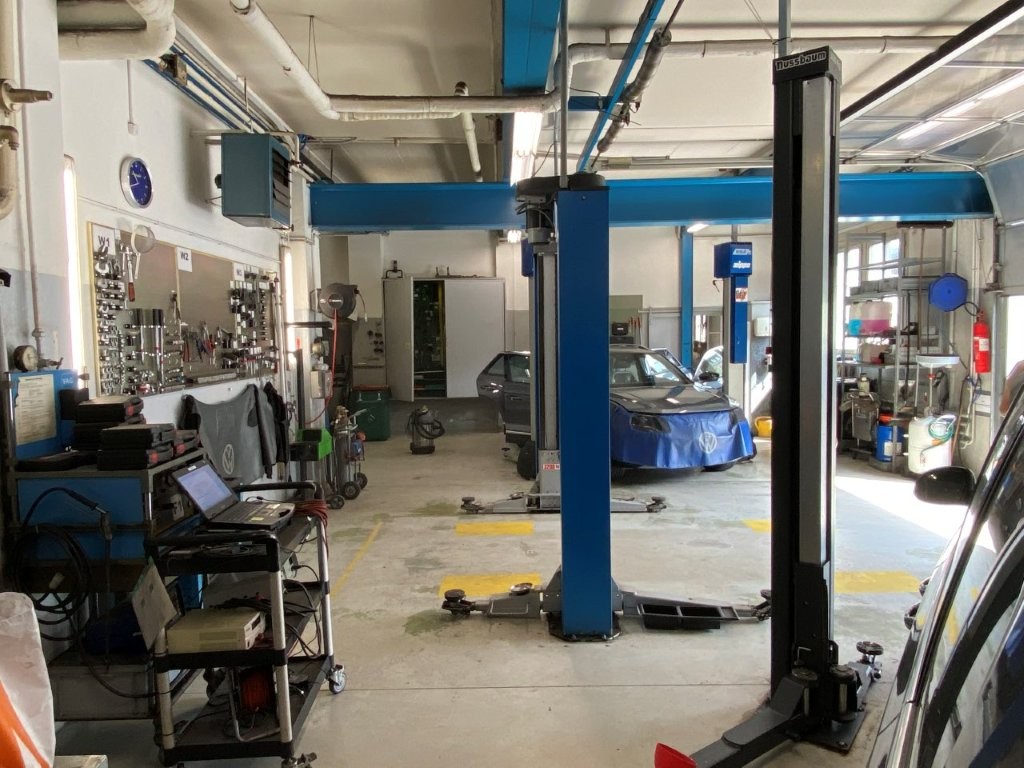 400m² workshop, photo 9 of 10