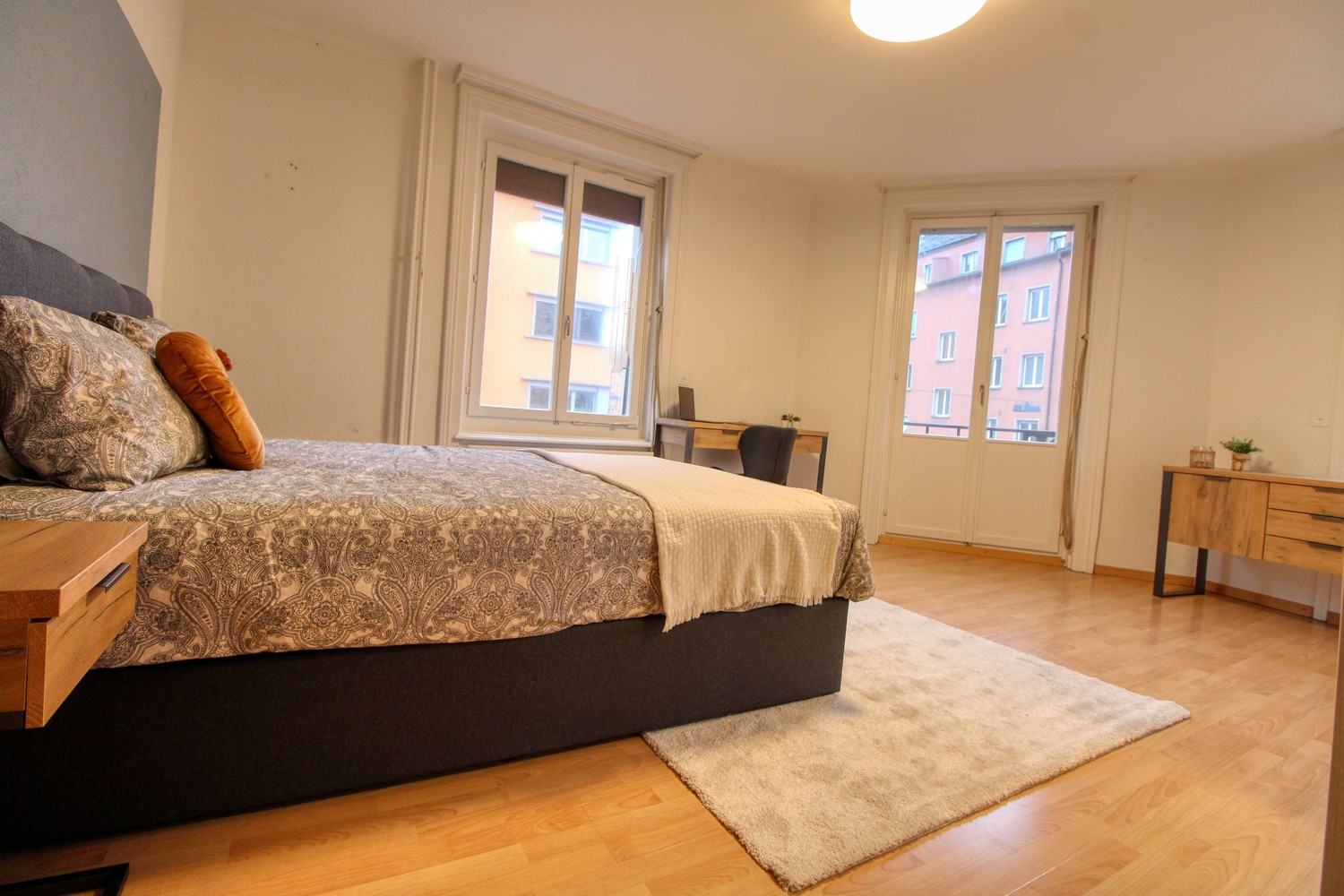 1 room single room, photo 1 of 10
