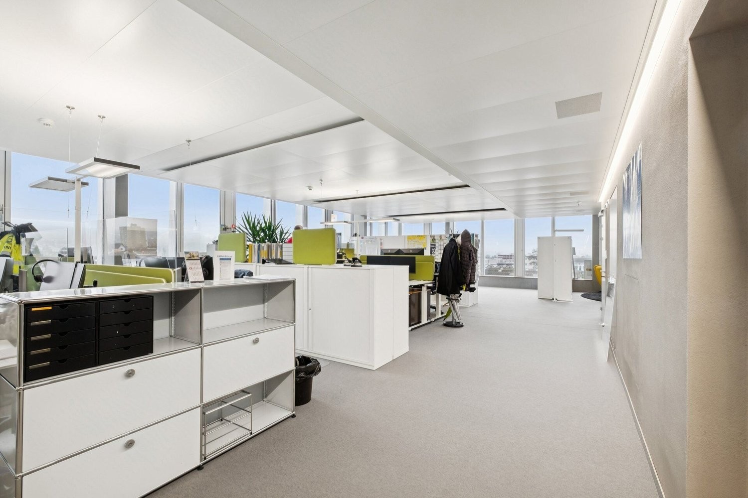 459m² office