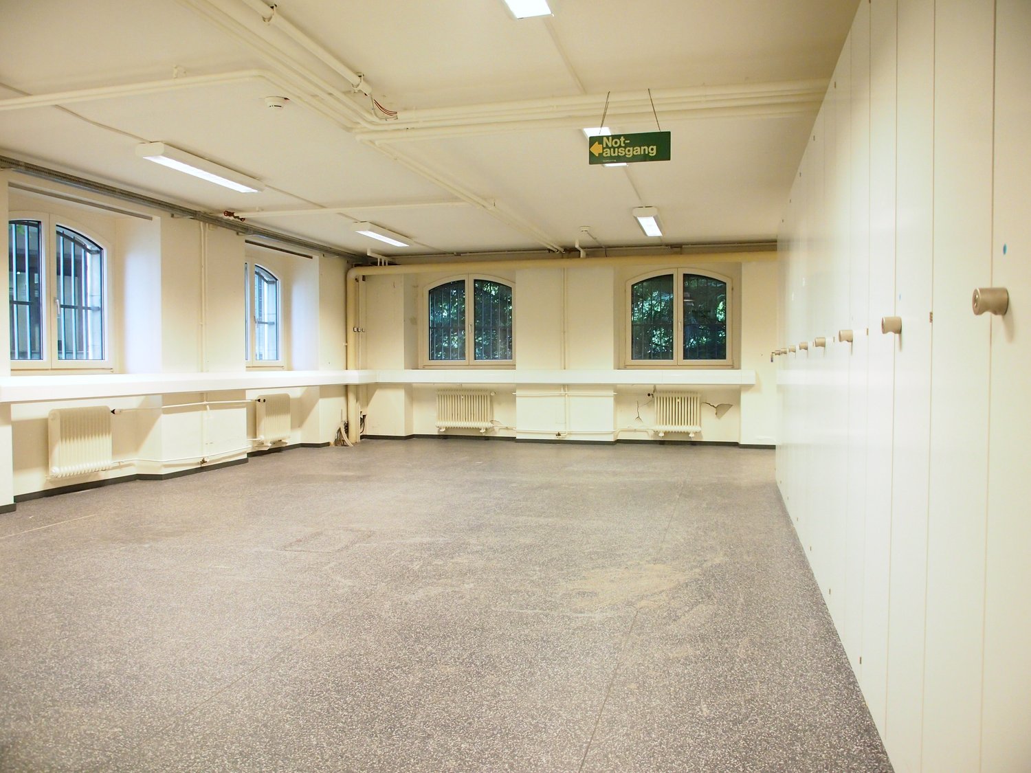 50m² storage room, photo 3 of 9