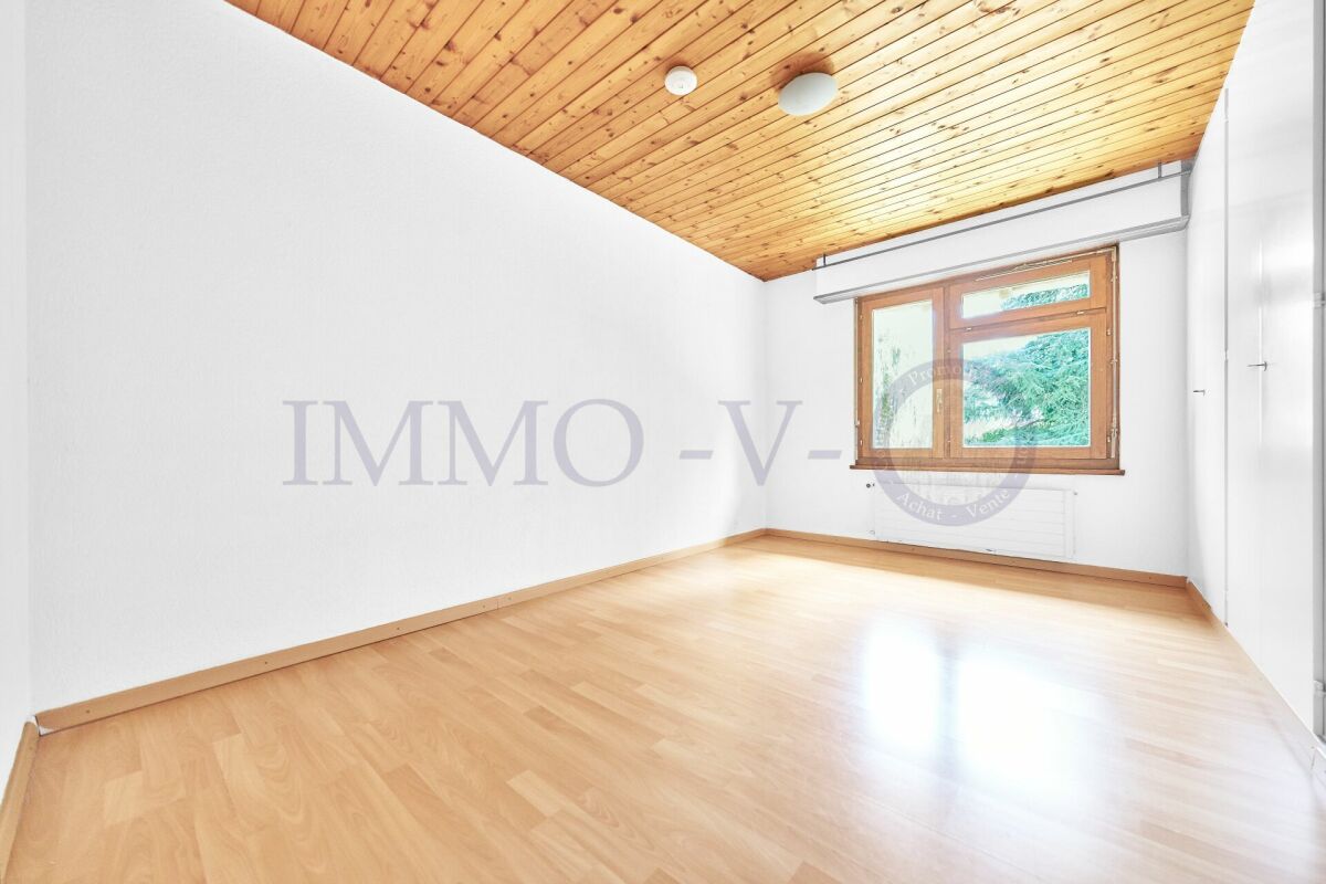 8 rooms single house, photo 10 of 10