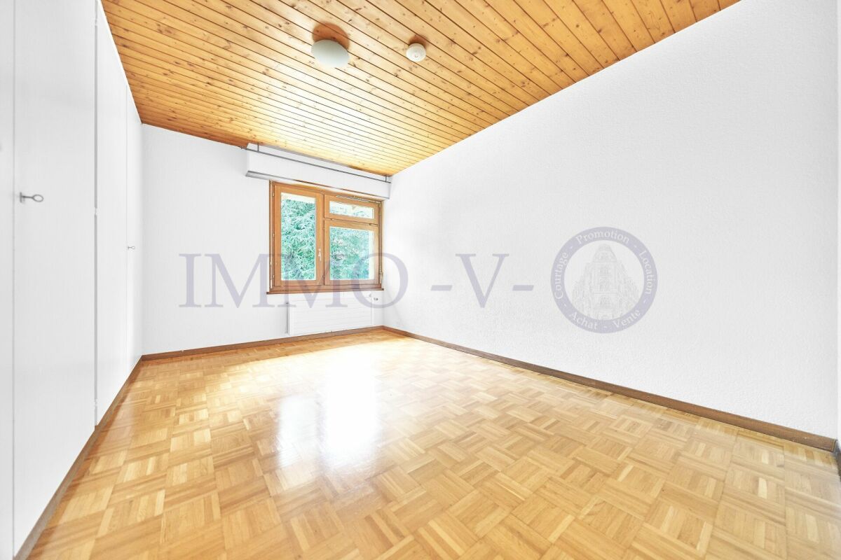 8 rooms single house, photo 9 of 10