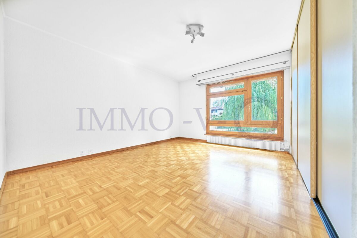 8 rooms single house, photo 7 of 10