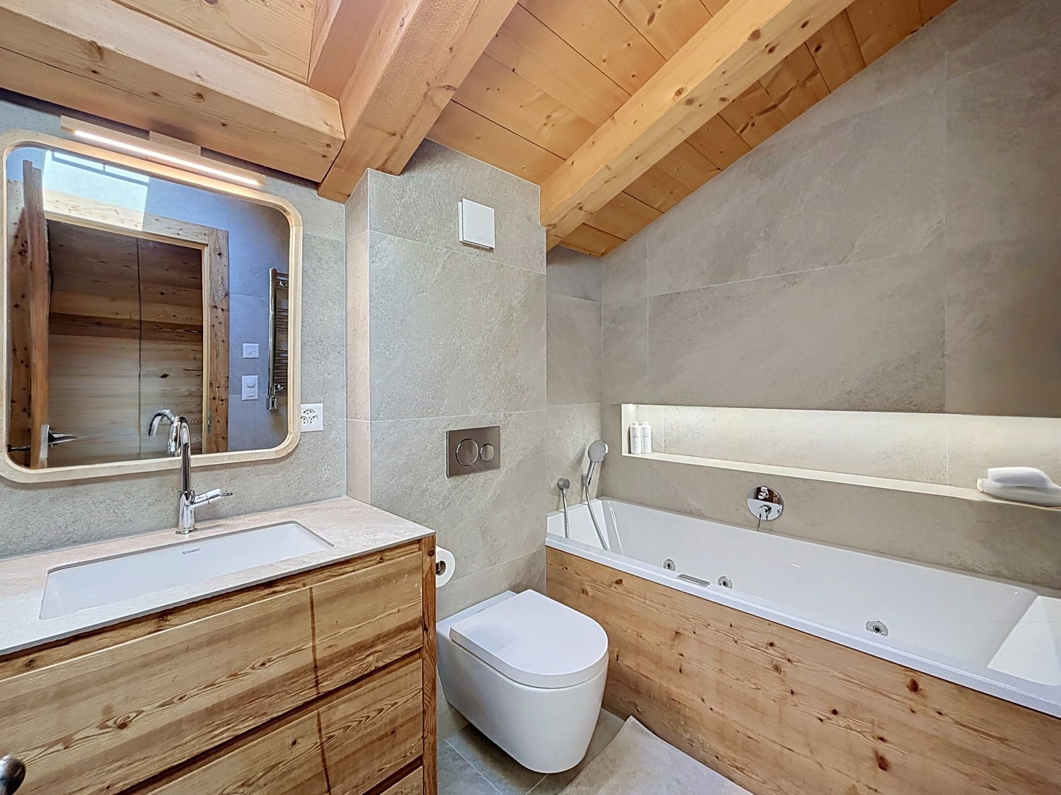 4 rooms furnished flat