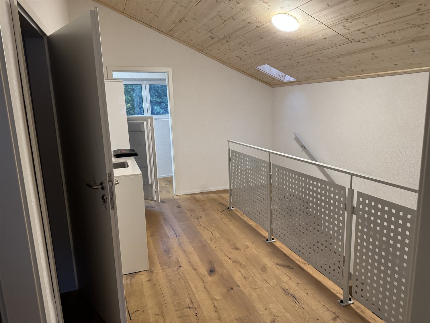 Hobby room, photo 4 of 5