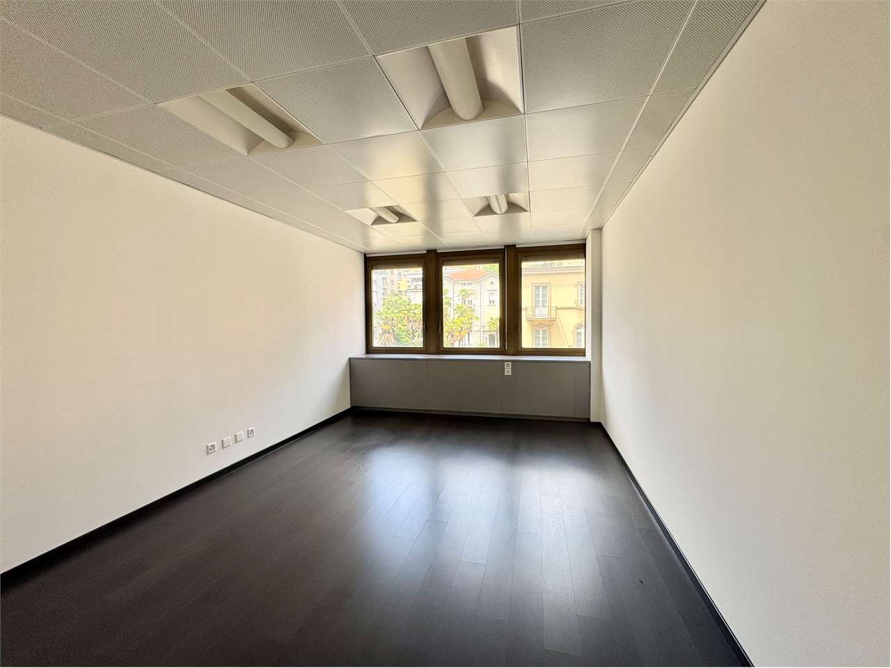 Office, photo 3 of 4