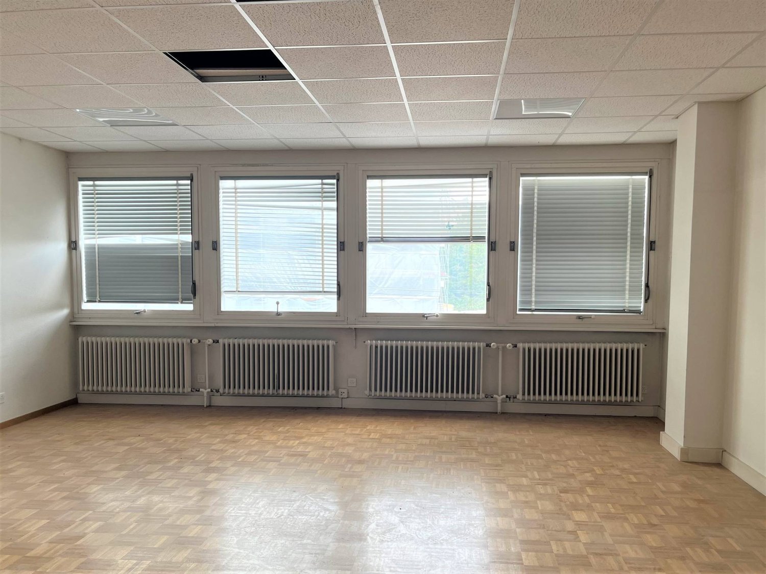 305m² office, photo 5 of 7