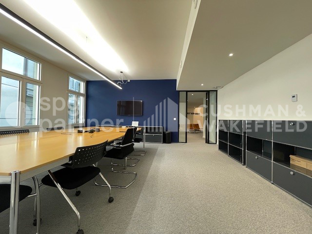 430m² office