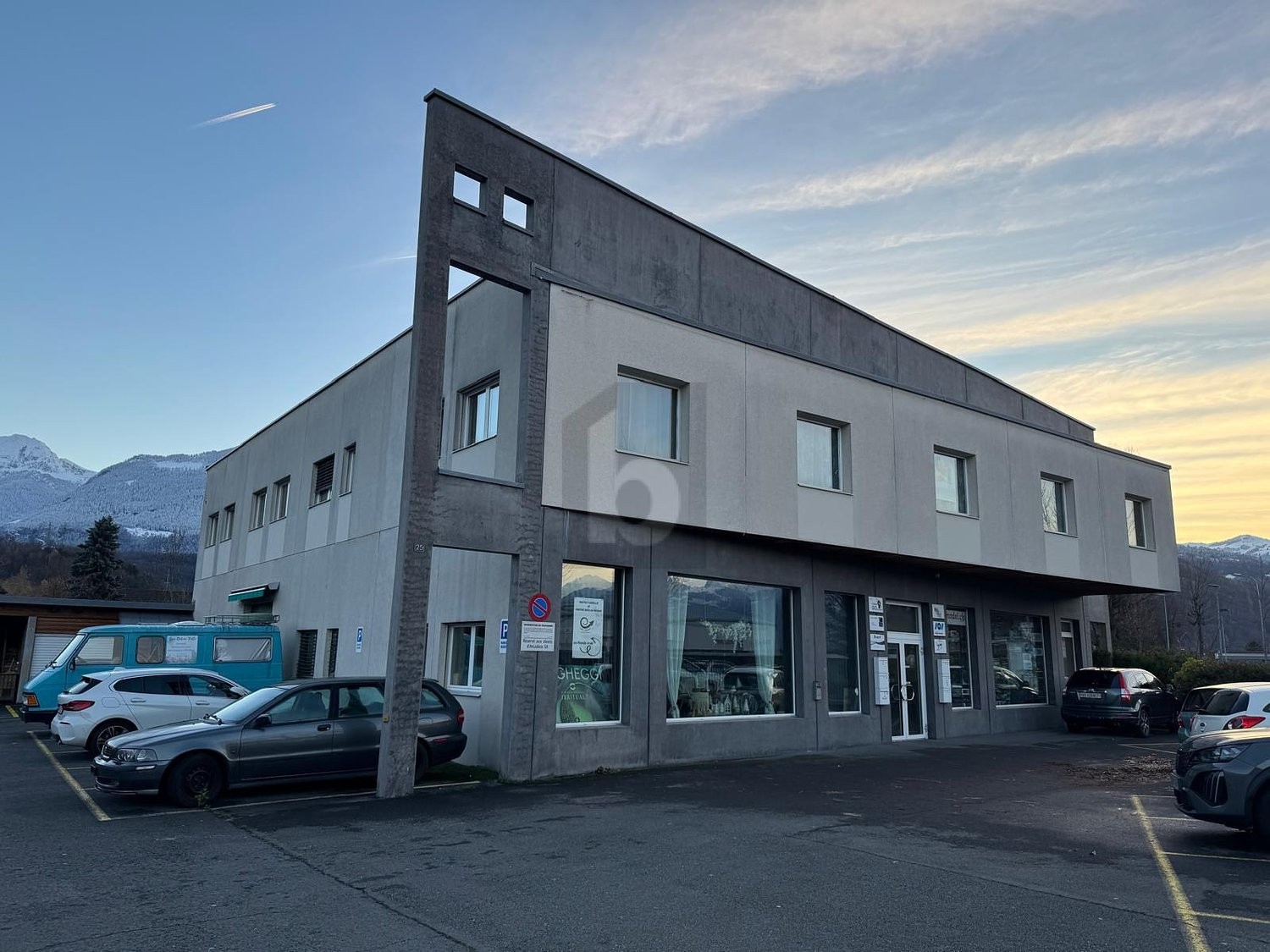192m² office, photo 1 sur 4