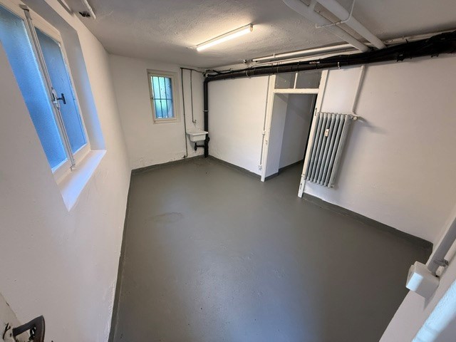 40m² commercial, photo 2 of 3