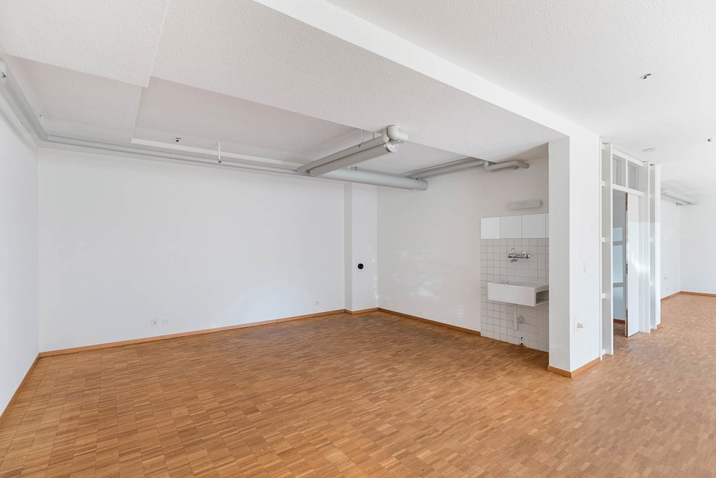 122m² commercial