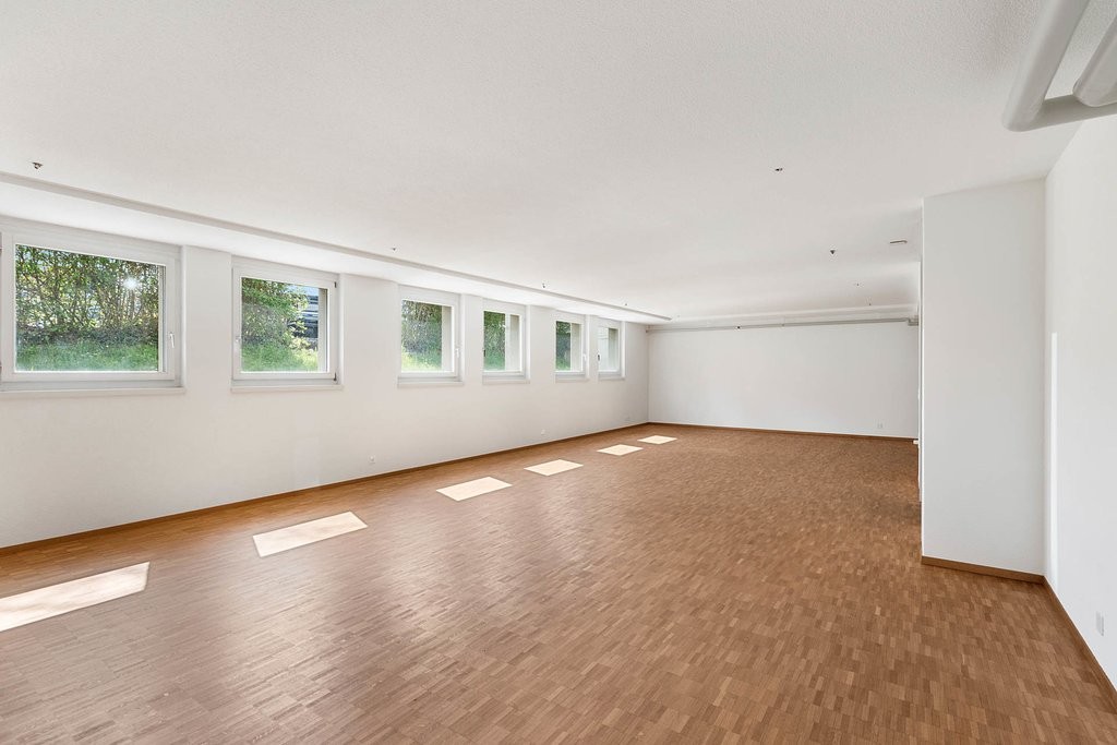 122m² commercial