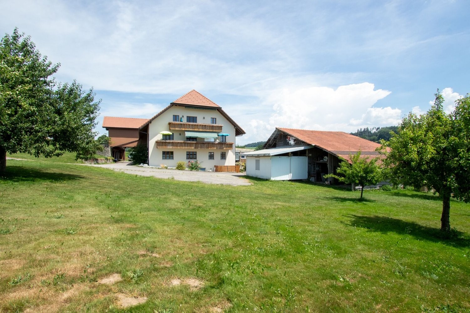 Farm house, photo 1 of 10