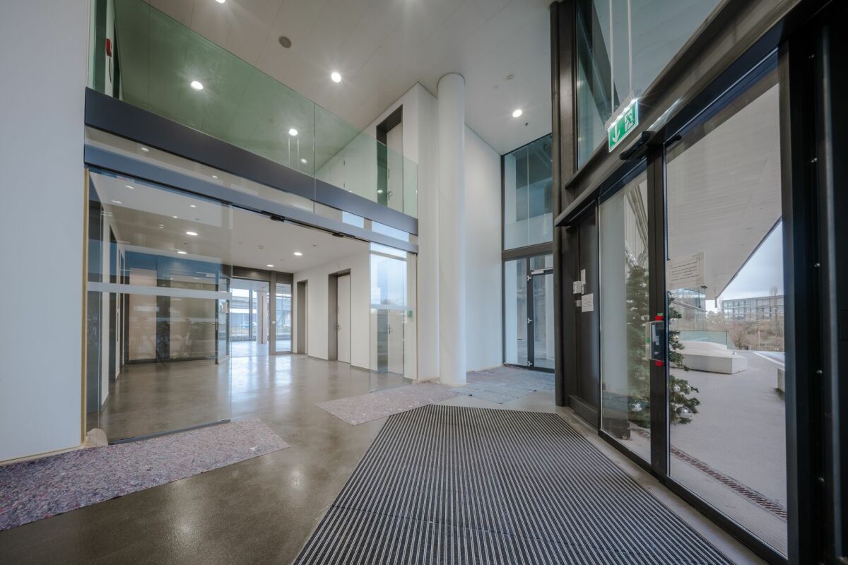 409m² commercial, photo 2 of 7