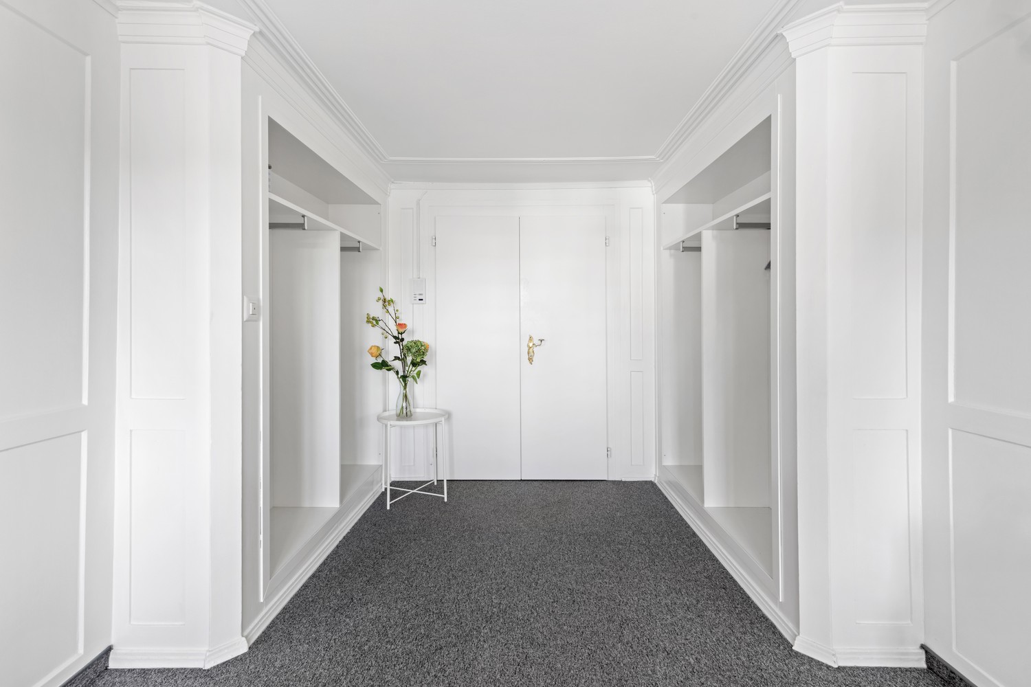 81m² office