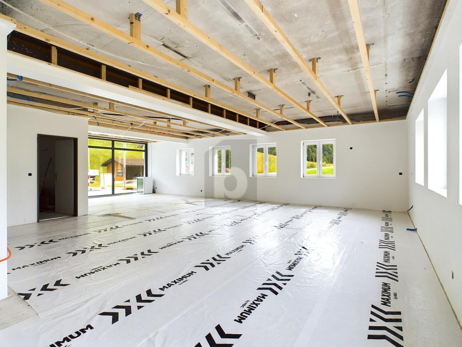 87m² shop, photo 3 of 4