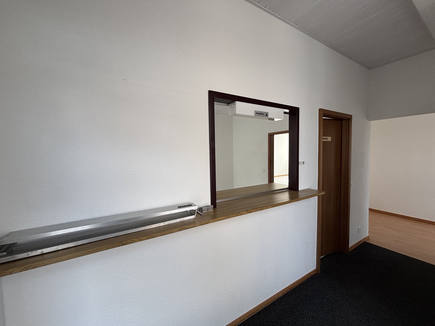 Office, photo 4 of 10
