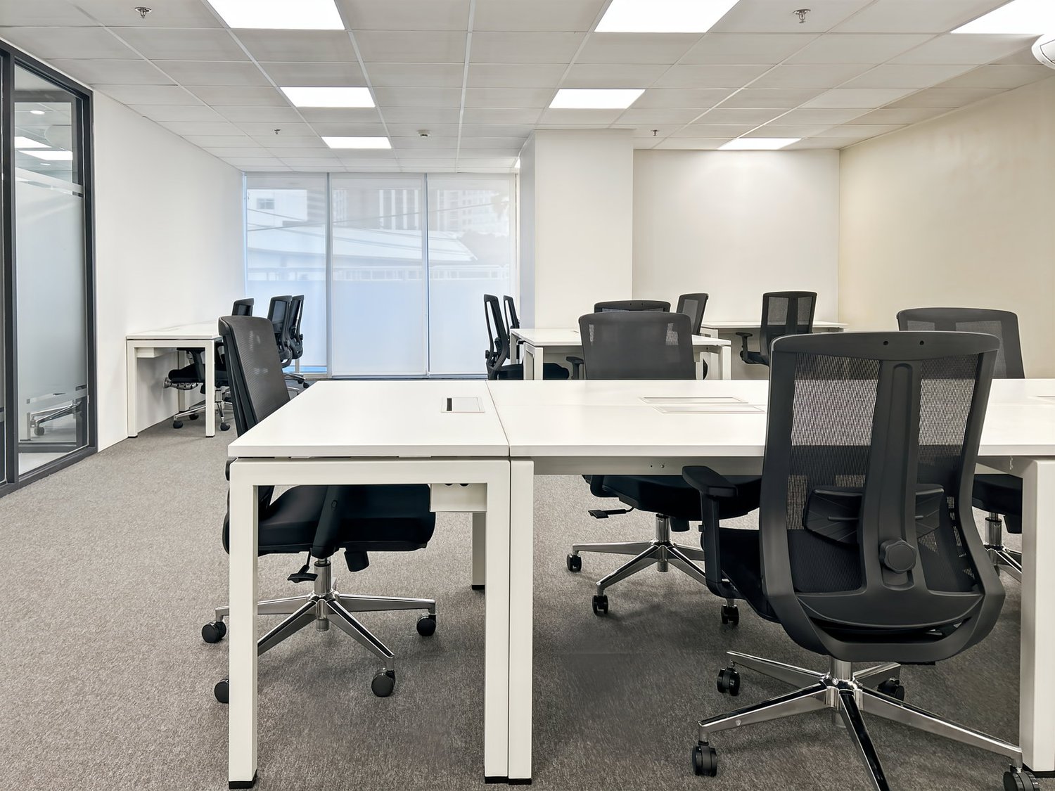 150m² office