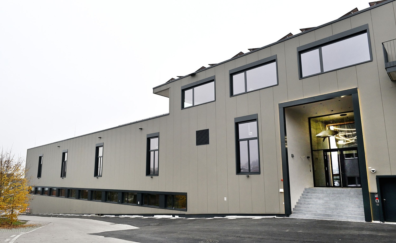 240m² office