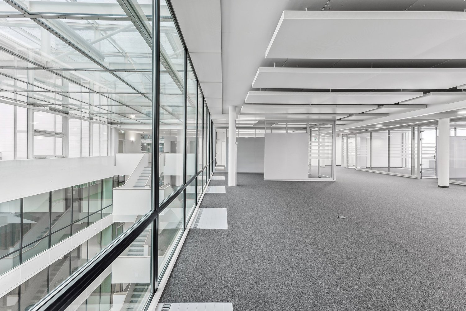 1482m² office, photo 3 of 10