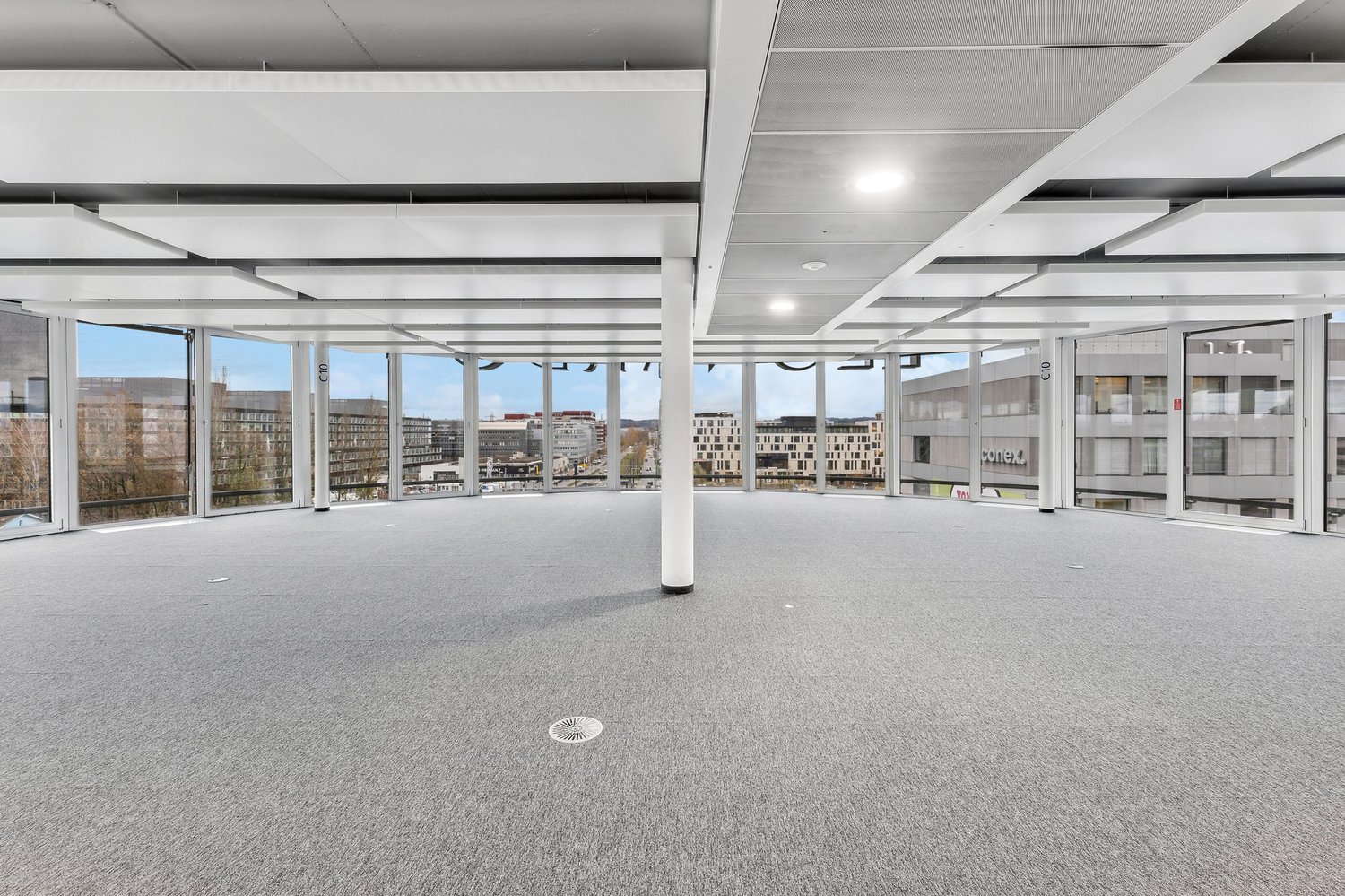 1482m² office, photo 5 of 10