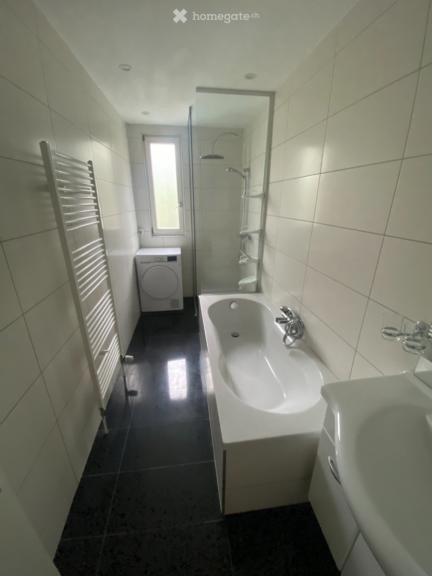 4 rooms apartment

Apartment on the 1st floor with large terrace for rent in Fontenais.   
  
Bathroom with Italian shower and bathtub, toilet area, kitchen open to living room, 2 bedrooms, one partially closed room.   
  
Washing machine and dryer in the apartment.   
  
Parking space available.   