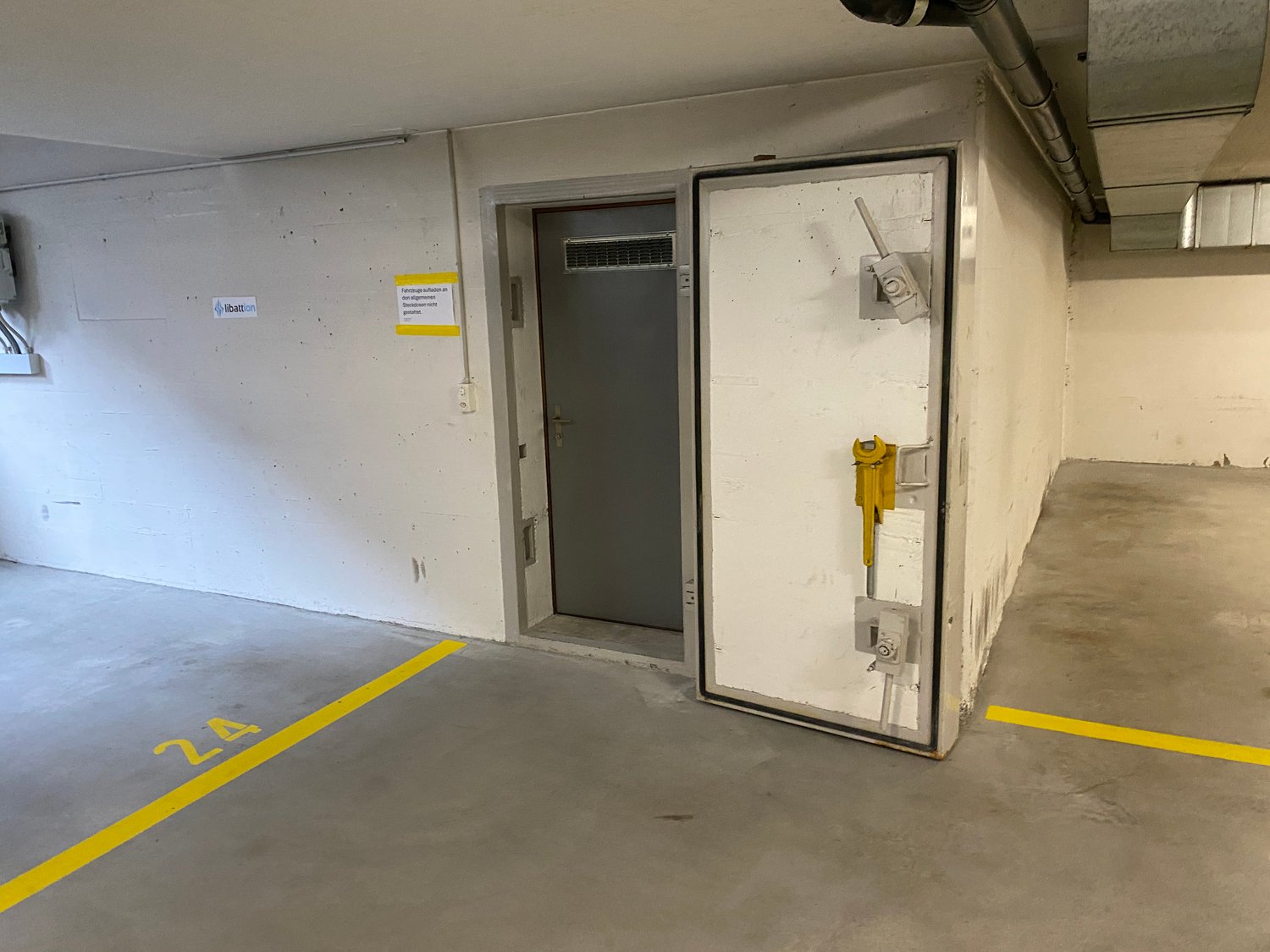 Open slot, photo 8 of 8