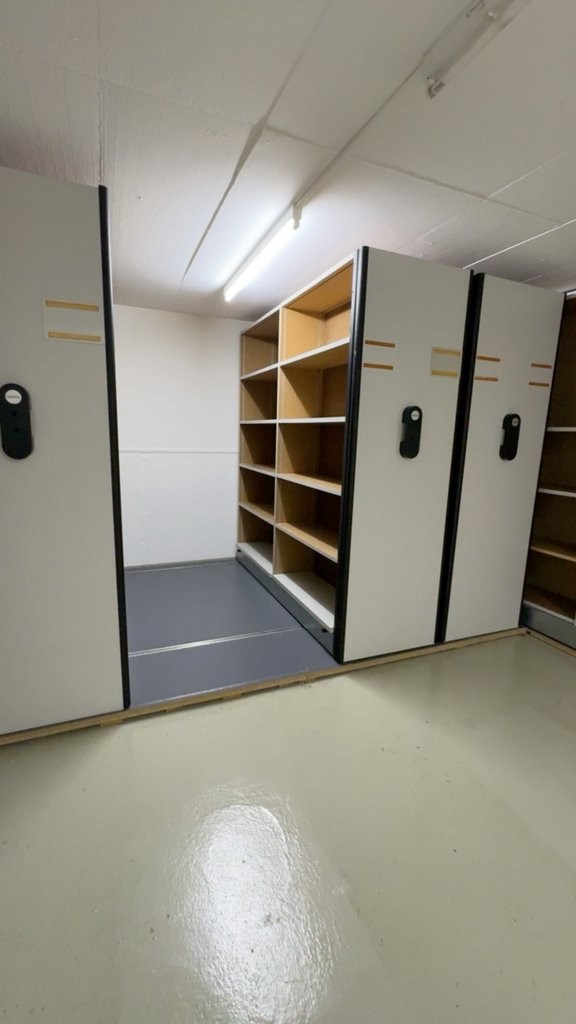 32m² storage room, photo 1 of 4
