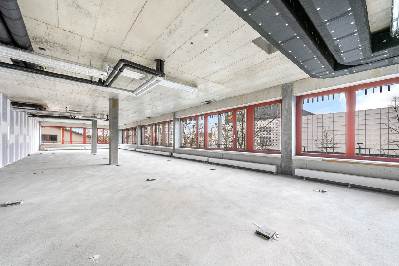 210m² studio