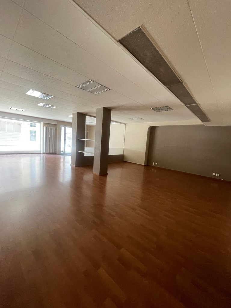 135m² shop, photo 3 of 6
