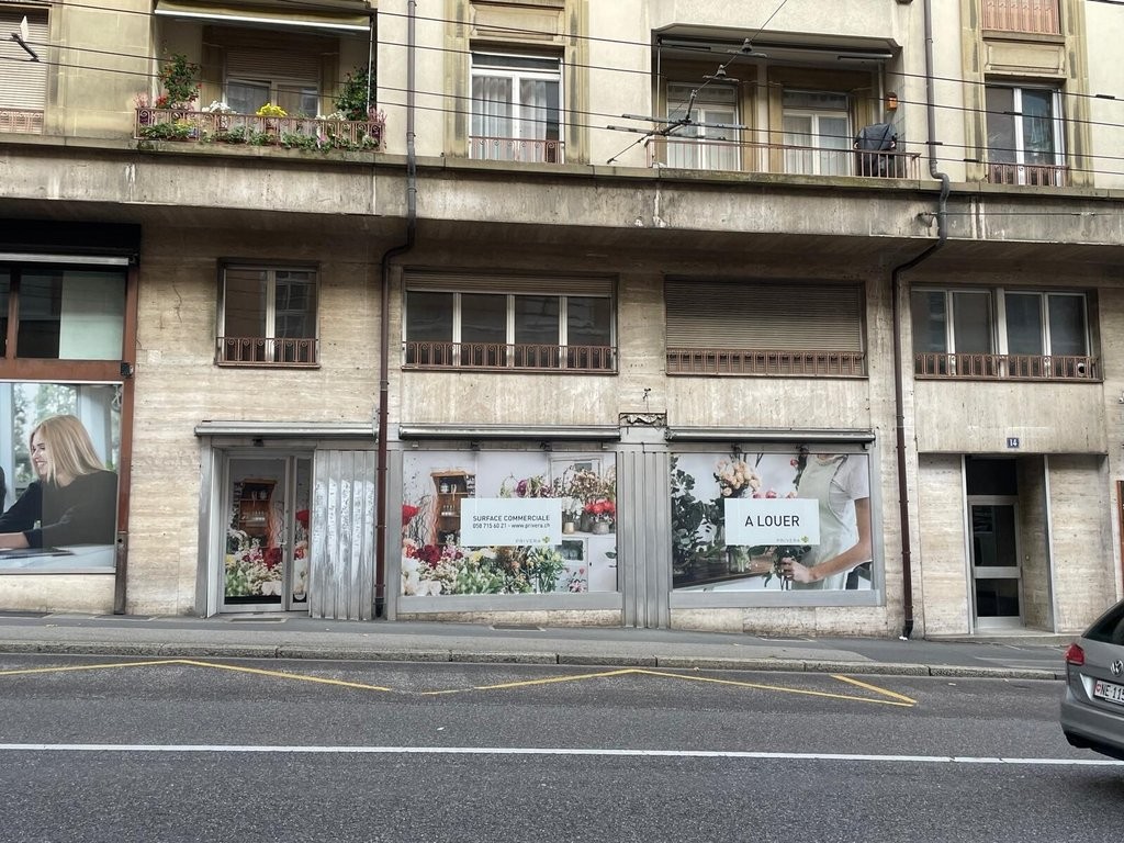 135m² shop, photo 1 of 6