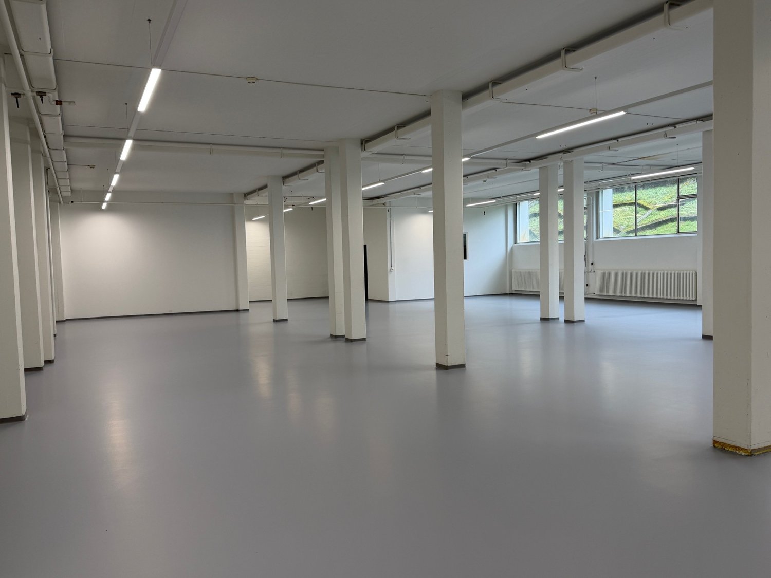 546m² workshop, photo 3 of 4