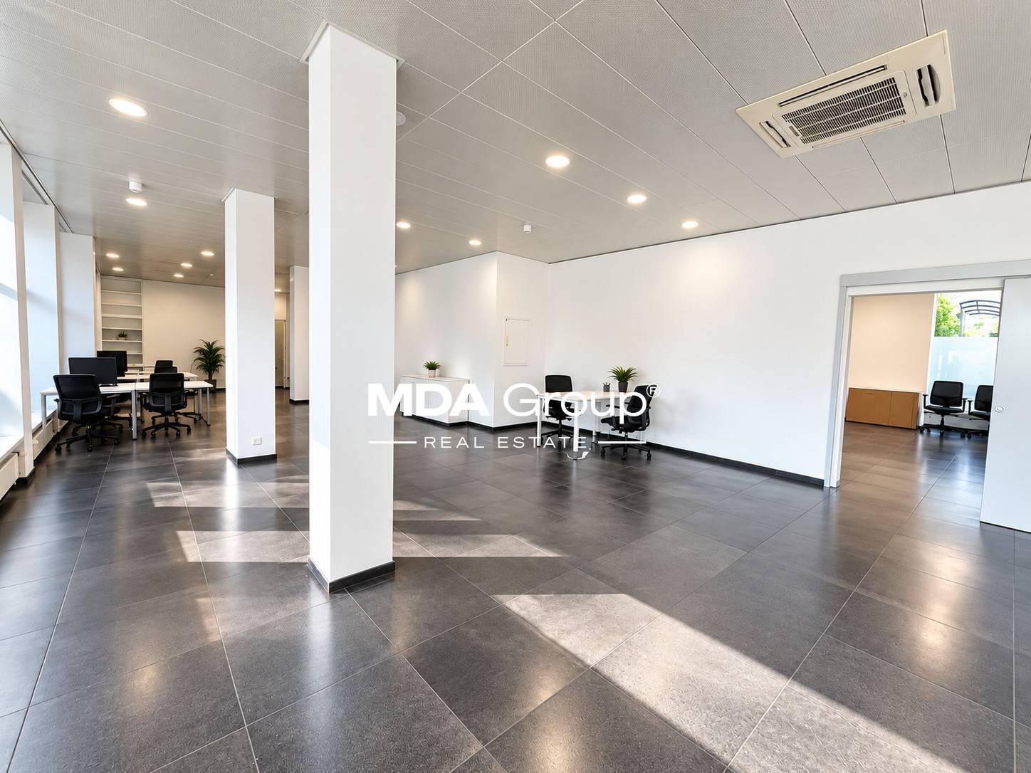 240m² office