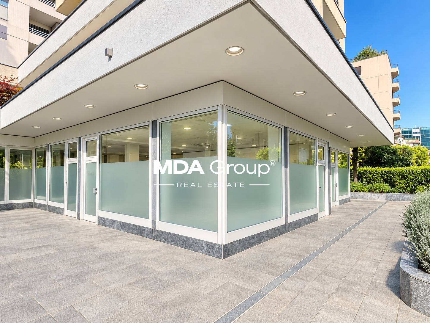 240m² office