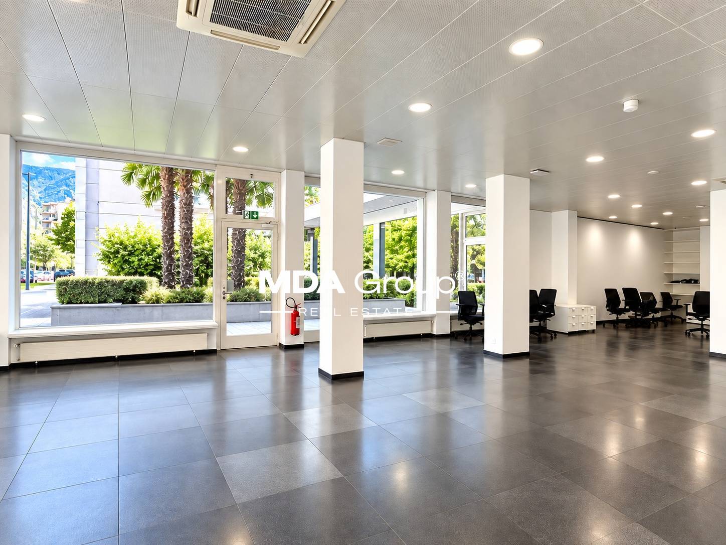 240m² office