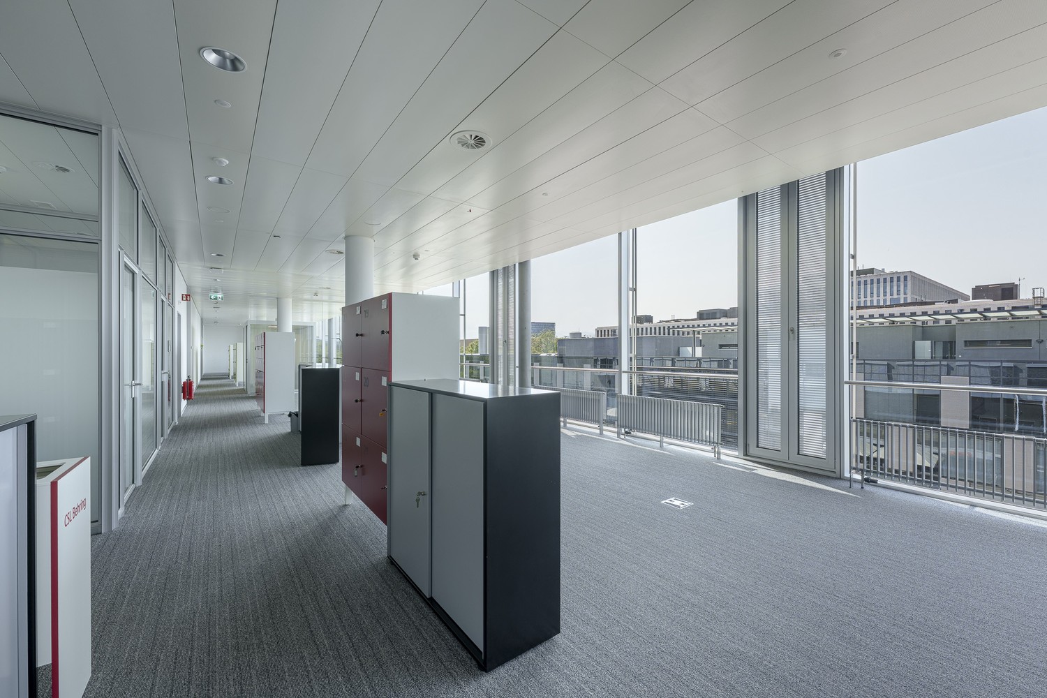 596-596m² office, photo 8 of 9